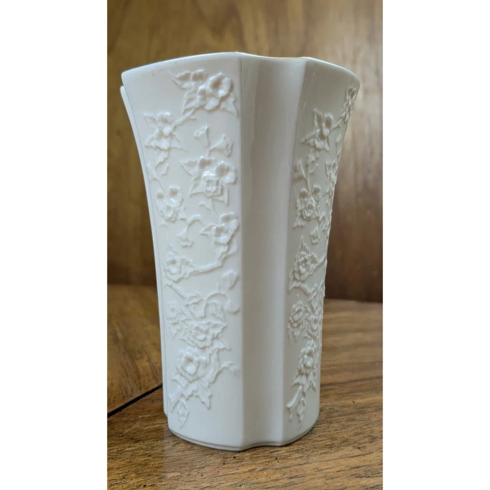 Lenox Legacy Edition Carrington Ivory Daffodil Porcelain 8